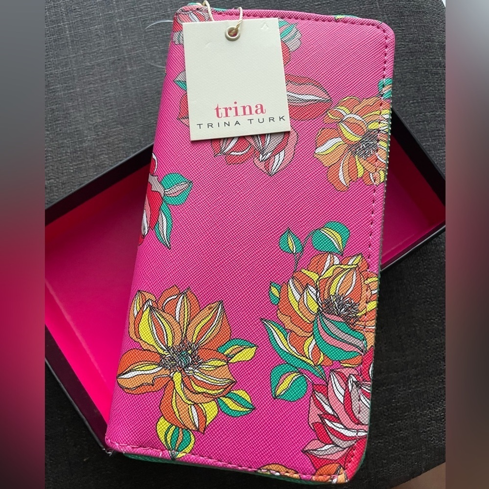 Trina Turk Pink Floral Wallet, floral wallet, pink wallet,women’s wallet . - Picture 9 of 14